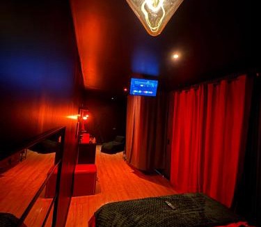 La Varenne Saint-Hilaire Hotel | Love Room La Suite