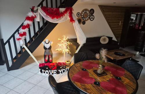 Bogny-sur-Meuse Apartment | Love Room La Crèche Romantique