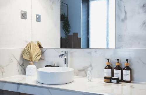 Downtown Angers Apartment | LOVE ROOM, La Douce Angevine