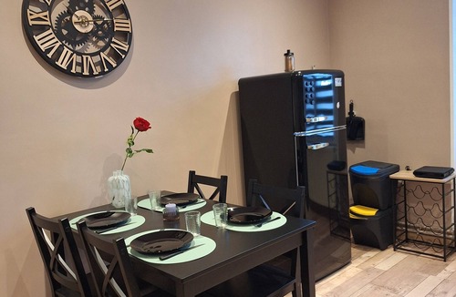 Conde-sur-Noireau Apartment | LOVE ROOM LA LOVE VIDA