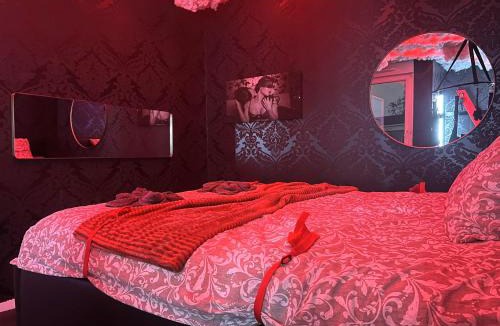 Noisy-le-Grand Apartment | Love room - La Parenthèse Douceur