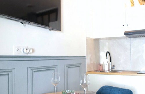 Rive Droite Apartment | Love Room La Petite Suite