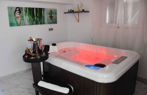 Rive-de-Gier House | Love room le belka