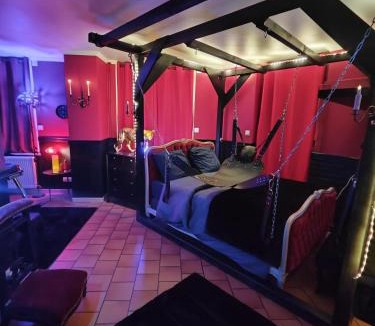 Maubeuge House | Love Room - Le Donjon des désirs