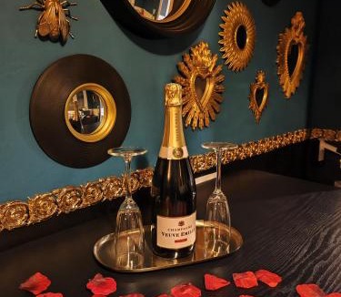 Maubeuge House | Love Room - Le Donjon des désirs