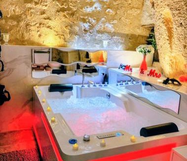 Gennes-Val-de-Loire Hotel | Love room - Le secret des profondeurs
