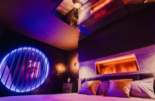 Orleans Apartment | Love Room Les Private Places - Lit King Size et Jacuzzi Privé