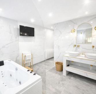 Blennes Apartment | Love Room Morocco - Jacuzzi & Piscine Privée