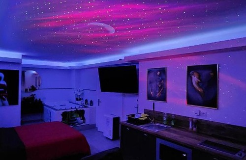 Saint-Assiscle Apartment | Love Room romantique avec Jacuzzi 2 places