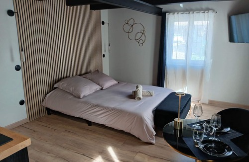 Betschdorf Apartment | Love Room SAPHIR