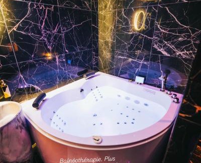 Broglie Apartment | Love room, sauna et jacuzzi