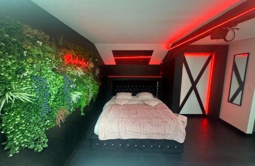 Cosse-le-Vivien House | Love room spa et bien etre avec jacuzzi et sauna