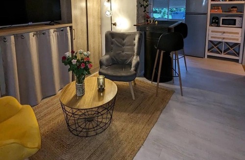 Nerac House | Love Room with Jacuzzi