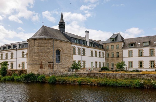 Pontivy Apartment | Love Room Zen – Romantic Interlude & Absolute Relaxation