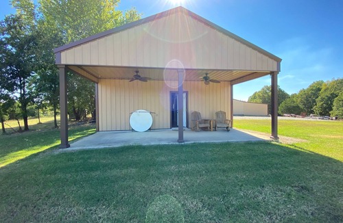 Paragould Cabin | Love Shack