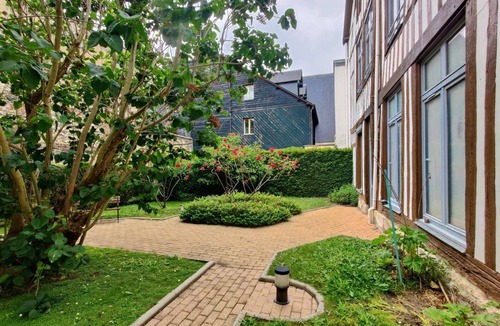 Rouen City Centre Apartment | Lovely 1-BDR with a great view on Rouen's Cathedral - Appartement Le Normandie ★