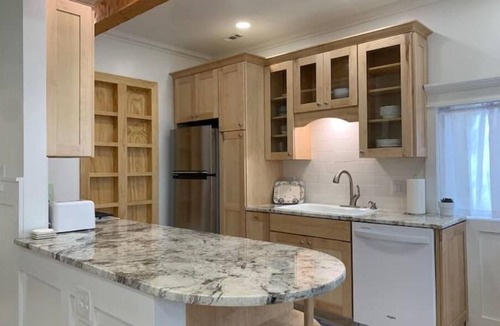 Cheyenne Apartment | Lovely 1 bdrm 3 blocks from hospital