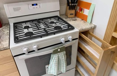 Cheyenne Apartment | Lovely 1 bdrm 3 blocks from hospital