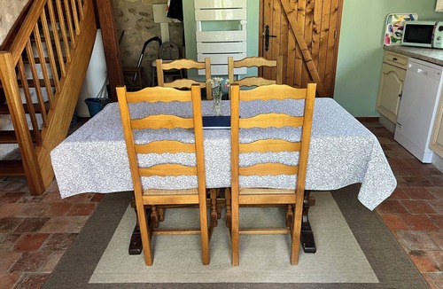 Le-Petit-Pressigny Cottage | Lovely 1-bedroom cottage in tranquil Le Petit-Pressigny, perfect for relaxing.