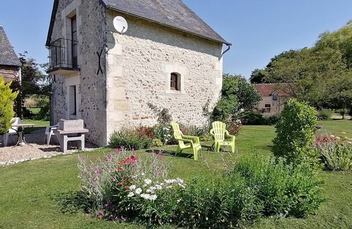 Le-Petit-Pressigny Cottage | Lovely 1-bedroom cottage in tranquil Le Petit-Pressigny, perfect for relaxing.