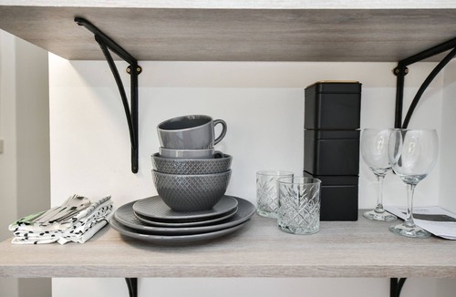 Reading Apartment | Lovely 1-bed Studio with Parking available