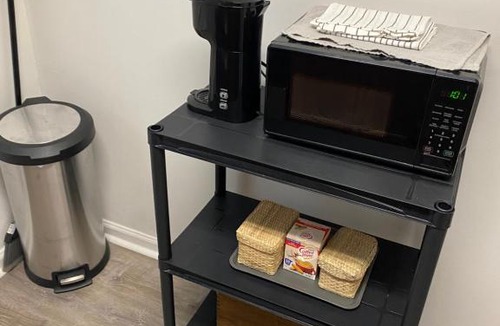 Snyder Square Apartment | Lovely 1 bedroom apartment with free parking