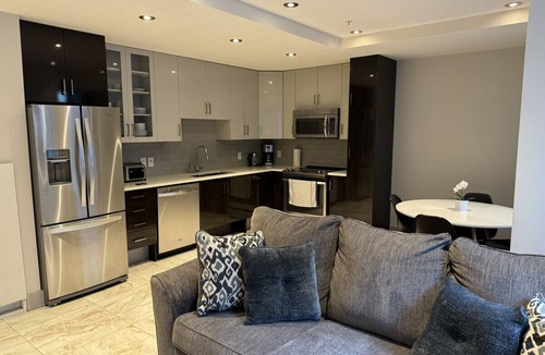 Downtown Halifax Apartment | Lovely 1 Bedroom in Downtown Halifax with parking
