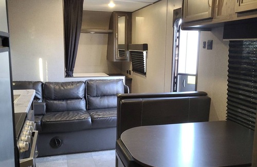 Sacramento House | Lovely 1-bedroom recreational vehicle with AC in Sacramento near Rancho Cordova