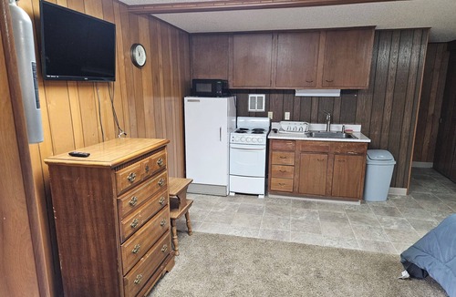 Hanna Apartment | Lovely 1-bedroom studio in charming Hanna. Perfect for your getaway.
