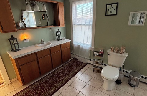 Bristol House | Lovely 1 bedroom with Master bath in Bristol RI