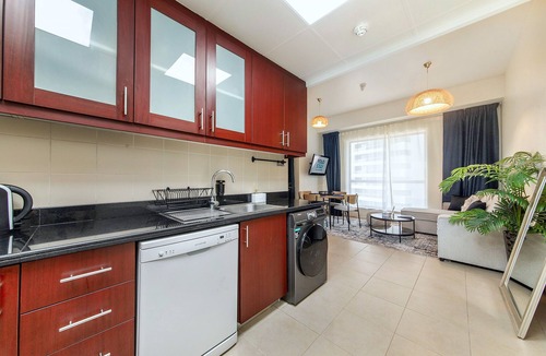 Dubai Marina Apartment | Lovely 1BR Apartment Bahar 6 JBR