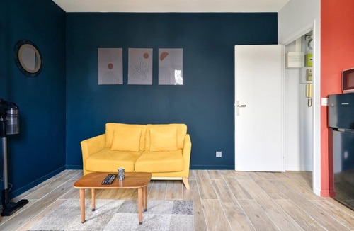 Vitry-sur-Seine Apartment | Lovely 1BR flat with direct access to subway, streetcar, and RER