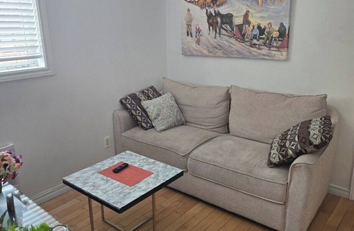 Sandy Hill Apartment | Lovely 2-bed App Downtown Ottawa 31C