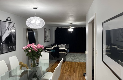 Canarsie House | Lovely 2 bed/bathroom apartment with open parking