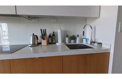 Wellington Place Condo | Lovely 2 Bed Condo in Downtown Toronto