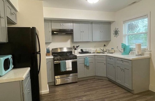 Merrillville Apartment | Lovely 2 Bed Room Apartment, all to yourself
