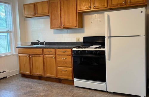 North Attleboro House | Lovely 2-Bed and 2 Bath building in North Attleborough