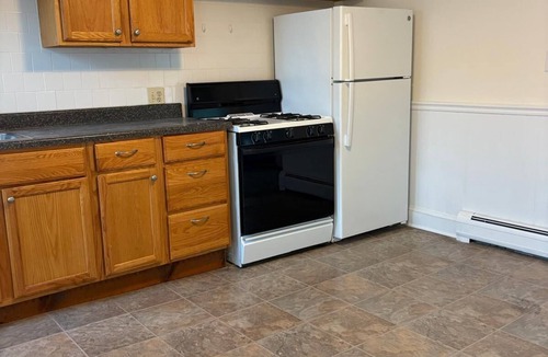 North Attleboro House | Lovely 2-Bed and 2 Bath building in North Attleborough