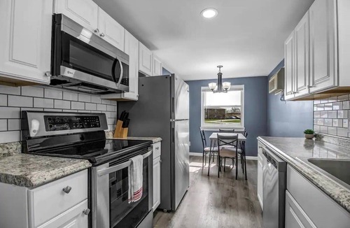 North Tonawanda Apartment | Lovely 2 bedroom apartment with free parking