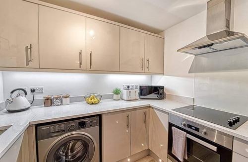 Tewkesbury Condo | Lovely 2 Bedroom Apartment With Parking