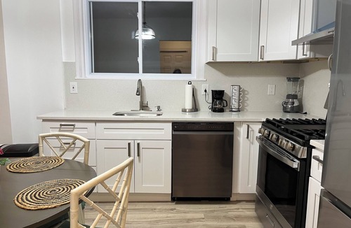Scranton House | Lovely 2-Bedroom Apartment in Scranton Valley!
