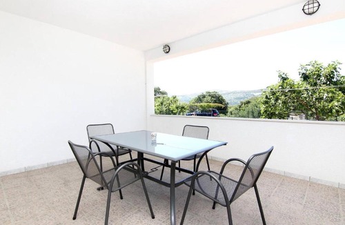 Poljica Apartment | Lovely 2-Bedroom Apartment in Poljica