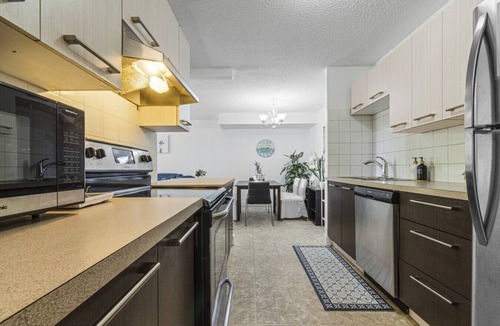 Beltline Condo | Lovely 2-Bedroom at Stampede | Free Parking