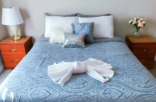 Green Valley Condo | Lovely 2 bedroom condo perfect for long term stays