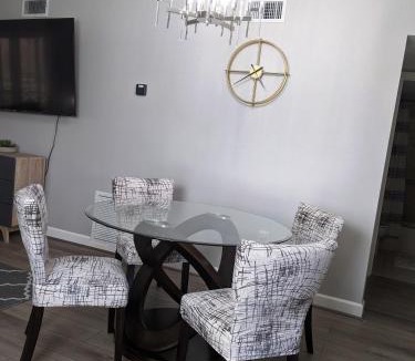 Gulf Gate Estates Apartment | Lovely 2 bedroom condo with a pool!