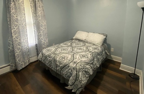 Orange Lake House | Lovely 2 Bedroom Cottage Just Off Orange Lake!