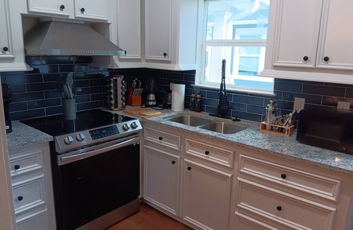 Washington Ave./ Memorial Park House | Lovely 2-bedroom house with AC in vibrant Houston