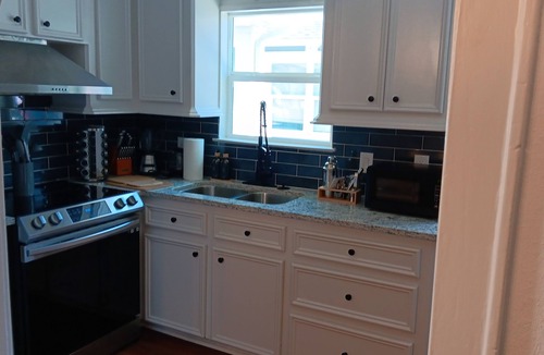 Washington Ave./ Memorial Park House | Lovely 2-bedroom house with AC in vibrant Houston