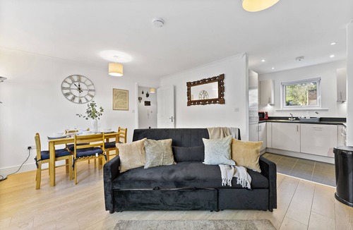 Warwick House | Lovely 2-bedroom in Warwick