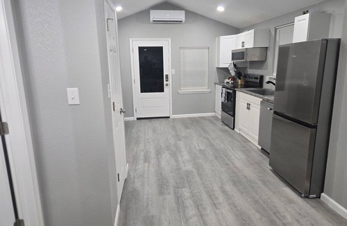 Uniontown House | Lovely 2-bedroom triplex unit with AC in charming Van Buren.